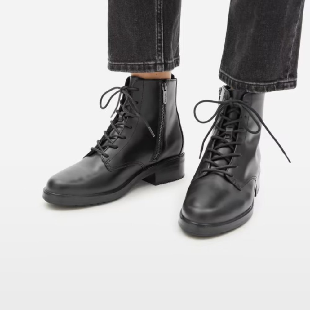 Everlane Modern Utility Lace-Up Boot Size 9 (fits like 8.5)